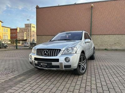 Usata Mercedes ML500 306 CV (225 kW) 2006 Argento SUV