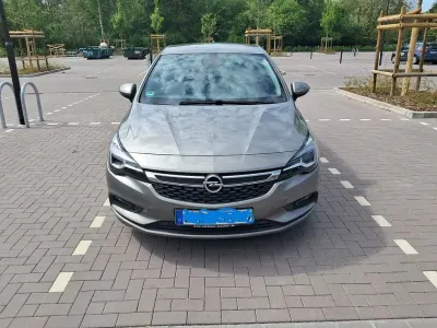 Używany Opel Astra Dynamic 150 KM (110 kW) 2017 Brązowy Sedan/Limuzyna