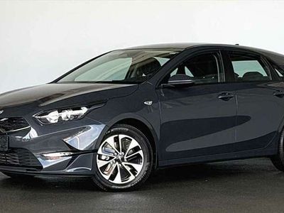 Neu Kia Ceed 140 PS (102 kW) 2025 Grau Kleinwagen