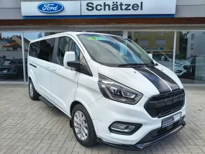 Gebraucht Ford Tourneo Titanium 185 PS (136 kW) 2021 Weiß Van / Kleinbus