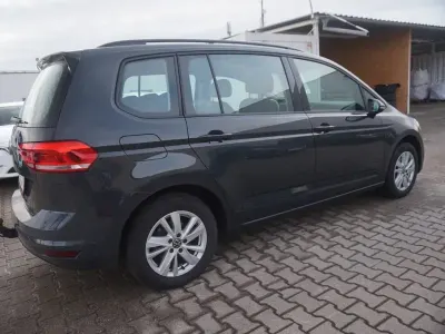 Gebraucht VW Touran Comfortline 150 PS (110 kW) 2022 Grau Van / Kleinbus