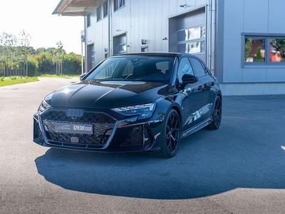 Neu Audi RS3 Sport 400 PS (294 kW) 2026 Grün Limousine