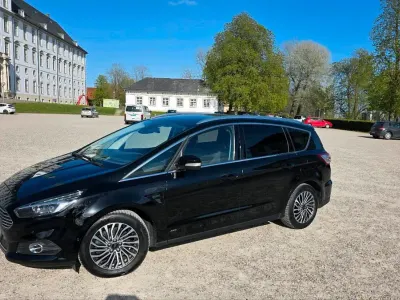 Gebraucht Ford S-MAX Titanium 190 PS (139 kW) 2019 Schwarz Van / Kleinbus