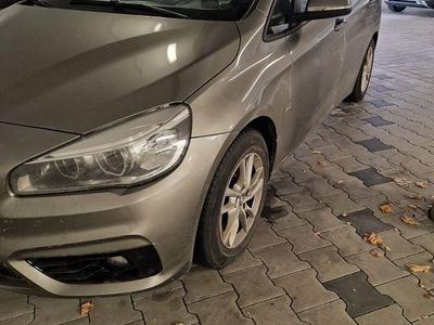 Gebraucht BMW 218 Sport Line 150 PS (110 kW) 2018 Grau Kombi