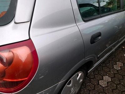 Nissan Almera