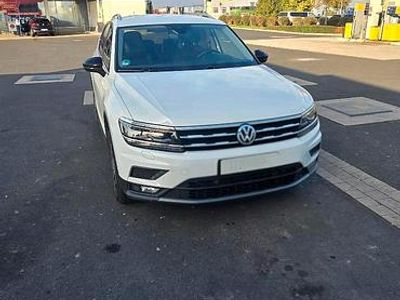 Weiß Gebraucht 2020 VW Tiguan SUV | 25.999 €