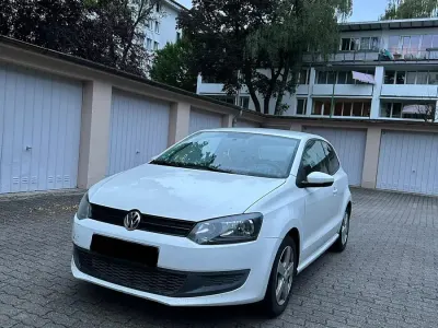 Gebraucht VW Polo 69 PS (50 kW) 2011 Weiß Kleinwagen