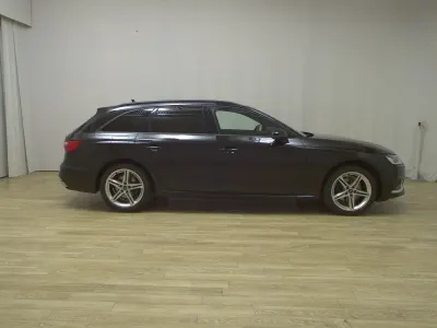 Gebraucht Audi A4 Advanced 163 PS (119 kW) 2023 Schwarz Kombi