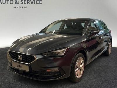 Neu Seat Leon 150 PS (110 kW) 2025 Grau Limousine