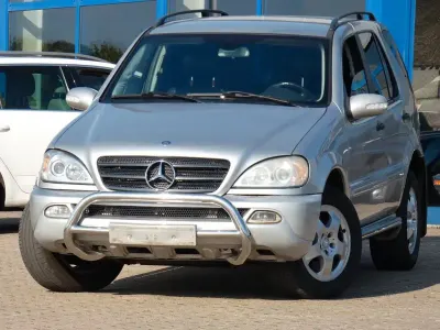 Gebraucht Mercedes ML270 163 PS (119 kW) 2001 Silber SUV