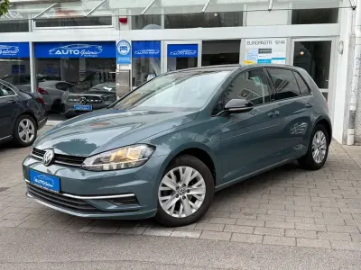 Gebraucht VW Golf VII IQ Drive 150 PS (110 kW) 2019 Blau Limousine