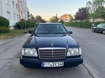Mercedes E200