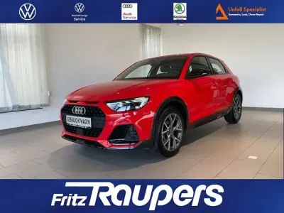 Używany Audi A1 Ambiente 110 KM (80 kW) 2021 Czerwony SUV
