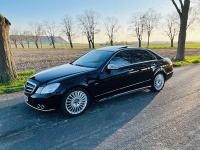 Schwarz Gebraucht 2011 Mercedes E200 Elegance Limousine | 13.300 € (Etwas zu teuer)