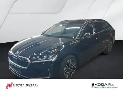Gebraucht Skoda Superb Selection 204 PS (150 kW) 2025 Ebony schwarz metallic Kombi