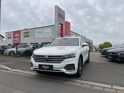 Gebraucht VW Touareg Elegance 231 PS (169 kW) 2023 Pure white SUV