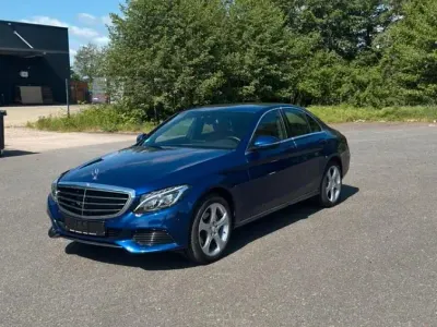 Gebraucht Mercedes C180 156 PS (114 kW) 2016 Blau Limousine