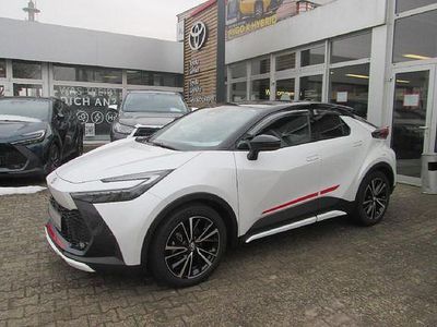 Gebraucht Toyota C-HR Lounge 197 PS (144 kW) 2023 Platinum white pearl / black SUV