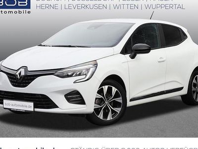 Weiß Gebraucht 2022 Renault Clio V Evolution Limousine | 17.388 € (Etwas zu teuer)