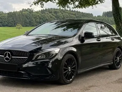 Gebraucht Mercedes CLA220 Shooting Brake 170 PS (125 kW) 2019 Schwarz Kombi