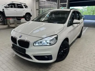 Gebraucht BMW 218 Gran Tourer Sport Line 150 PS (110 kW) 2015 Alpinweiss iii Van / Kleinbus