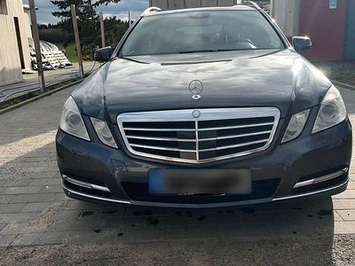Gebraucht Mercedes E220 170 PS (125 kW) 2011 Grau Kombi