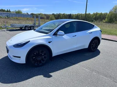 Gebraucht Tesla Model Y RWD 188 kW (256 PS) 2023 Weiß SUV