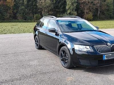Schwarz Gebraucht 2016 Skoda Octavia Active Kombi | 9.900 € (Fairer Preis)