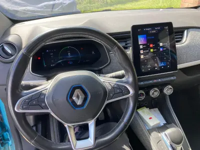 Używany Renault Zoe Life 80 kW (109 KM) 2020 Niebieski Hatchback