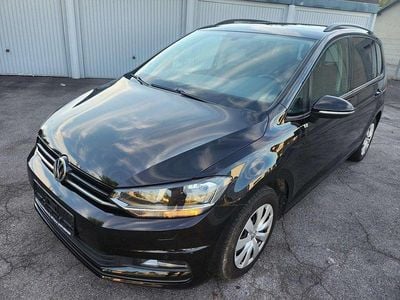 Gebraucht VW Touran Trendline 110 PS (80 kW) 2016 Schwarz Van / Kleinbus