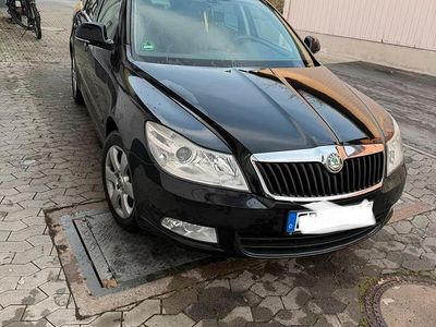 Schwarz Gebraucht 2010 Skoda Octavia Kombi | 7.800 €