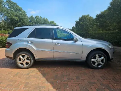 Gebraucht Mercedes ML320 224 PS (164 kW) 2008 Silber SUV