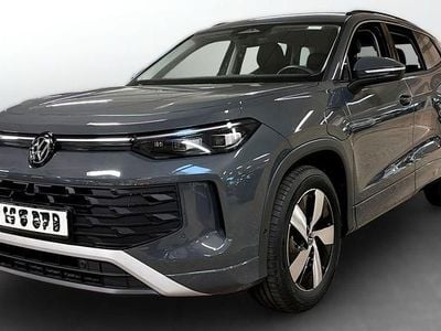 Delfingrau metallic Gebraucht 2025 VW Tayron Life SUV | 44.990 €