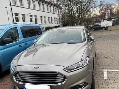 Grau Gebraucht 2017 Ford Mondeo Vignale Limousine | 16.000 € (Fairer Preis)