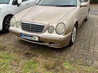 Mercedes E270
