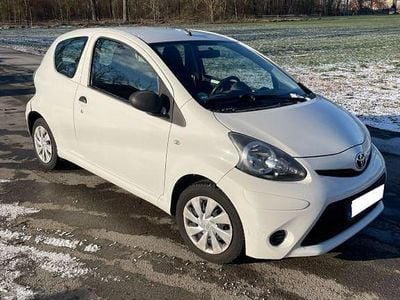 Weiß Gebraucht 2014 Toyota Aygo Kleinwagen | 4.990 € (Guter Preis)