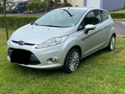 Gebraucht Ford Fiesta 95 PS (69 kW) 2011 Silber Kleinwagen