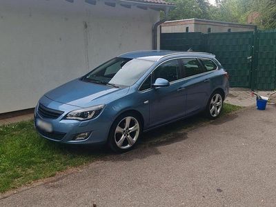 Usata Opel Astra 140 CV (102 kW) 2010 Blu Station wagon