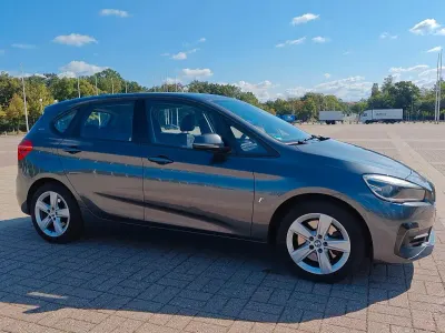 Gebraucht BMW 225 Advantage 224 PS (164 kW) 2019 Grau Van / Kleinbus