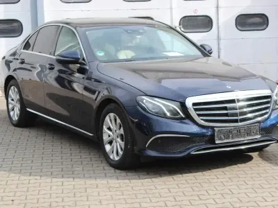 Gebraucht Mercedes E220 194 PS (142 kW) 2016 Blau Limousine
