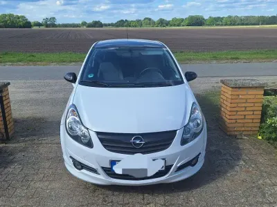 Używany Opel Corsa Color Edition 80 KM (58 kW) 2009 Biały Hatchback