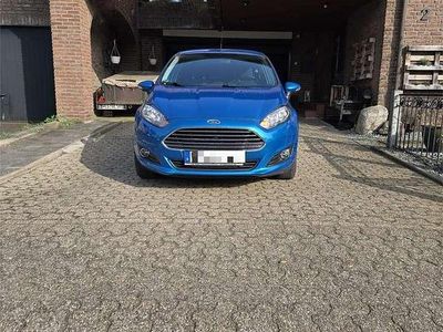 Gebraucht Ford Fiesta Trend 82 PS (60 kW) 2015 Blau Limousine