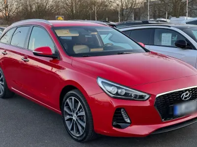 Brugt Hyundai i30 Trend 120 HK (88 kW) 2017 Rød Sedan