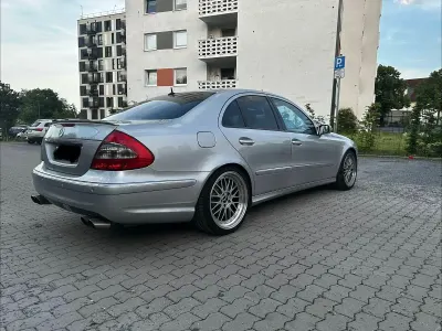 Gebraucht Mercedes E500 Avantgarde 306 PS (225 kW) 2003 Grau Limousine
