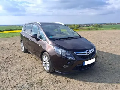 Gebraucht Opel Zafira Tourer Innovation 131 PS (96 kW) 2012 Braun Van / Kleinbus