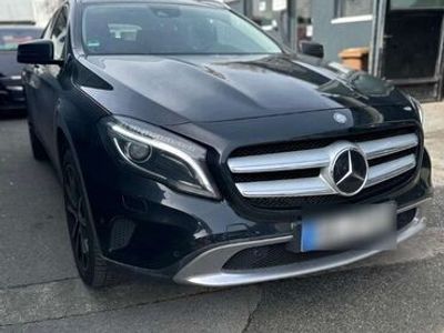 gebraucht Mercedes GLA250 4 Matic