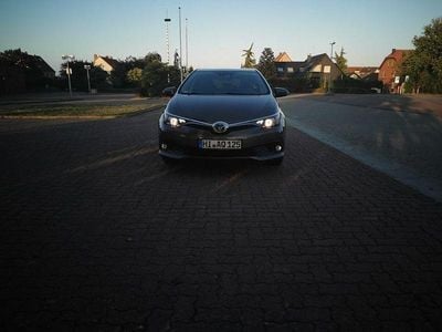Toyota Auris Hybrid