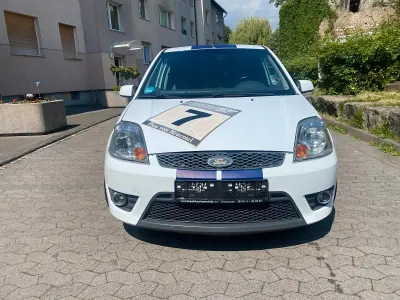 Gebraucht Ford Fiesta ST 150 PS (110 kW) 2008 Weiß Kleinwagen
