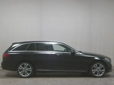 Usata Mercedes C300e Avantgarde 306 CV (225 kW) 2021 Nero Station wagon