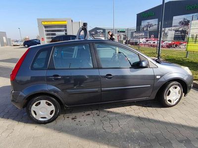 Gebraucht Ford Fiesta Ambiente 80 PS (58 kW) 2006 Schwarz Kleinwagen